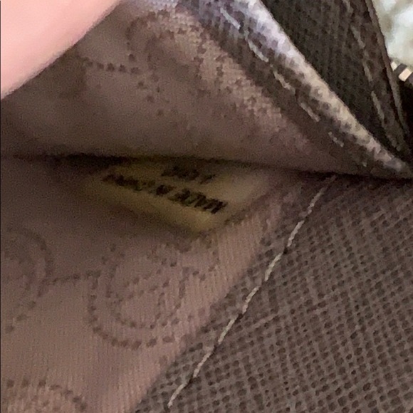 Michael Kors wristlet - Picture 8 of 9